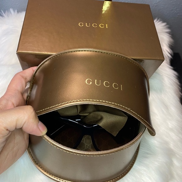 GUCCI Sunglass - Picture 9 of 16